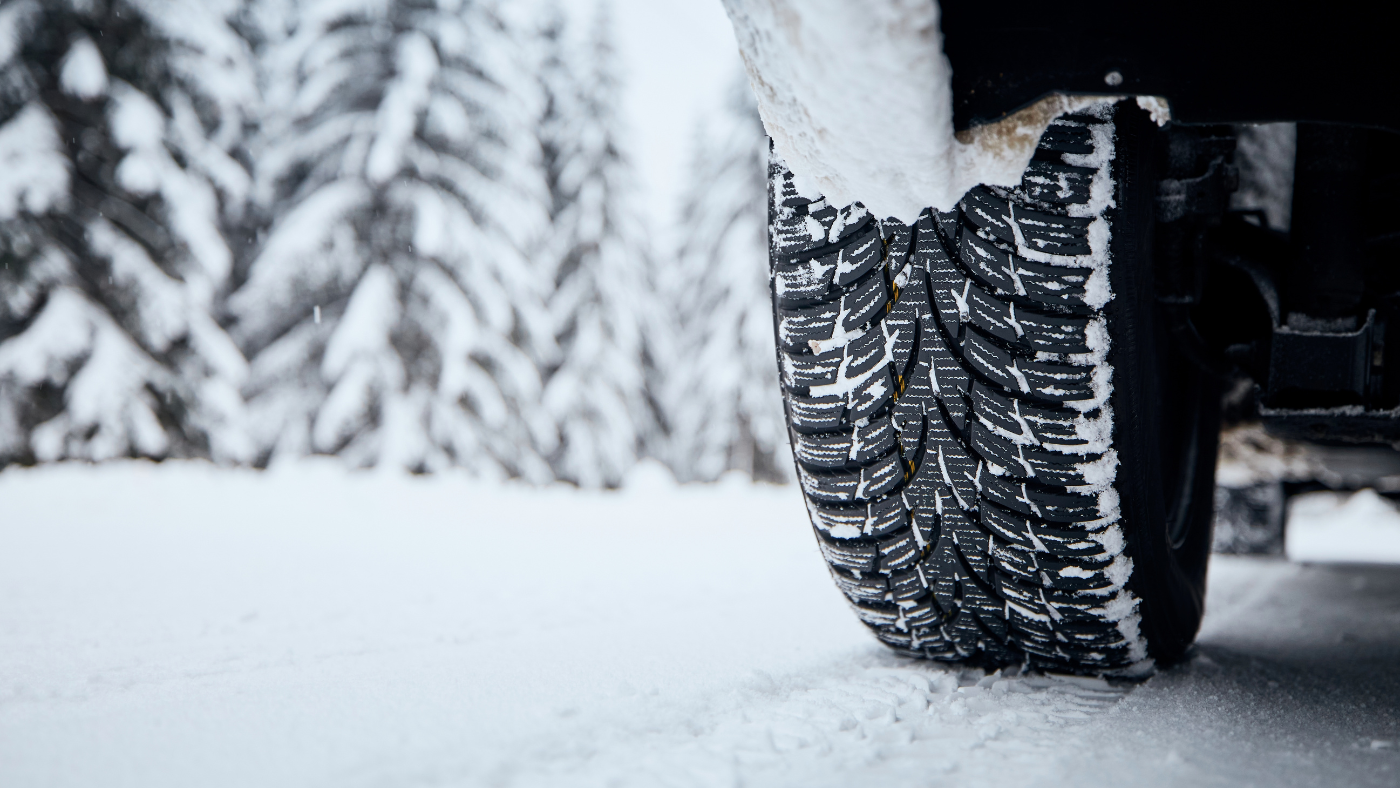 winter tyre on snow